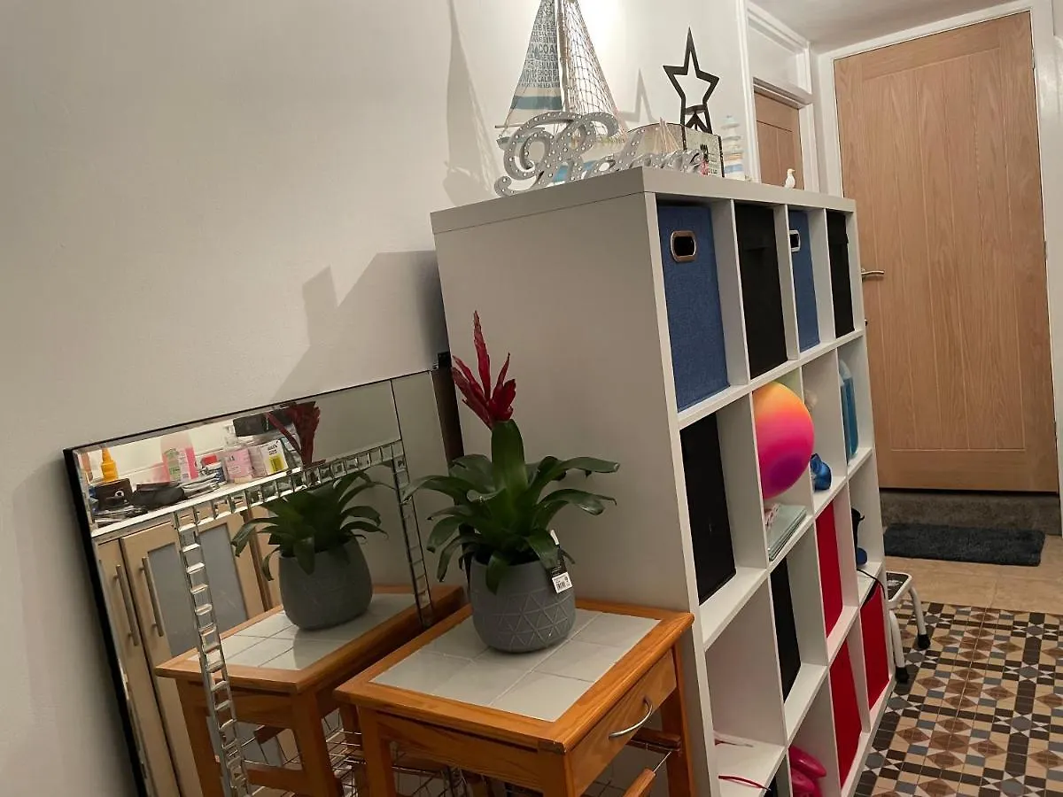 One Bedroom In Poole With A Private Shower & Kitchenette 0*,  United Kingdom